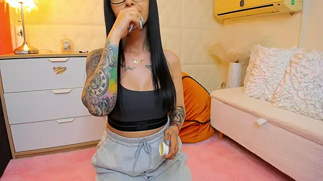 naughtycleo online show from 04-17-26, 02:36