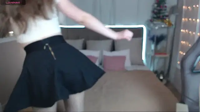 Snapshot of MollyBrams chatting on 01-14-25, 12:56 MollyBrams online show from 01-14-25, 12:56