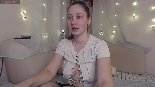 Snapshot of MollyBrams chatting on 01-16-25, 12:53 MollyBrams online show from 01-16-25, 12:53