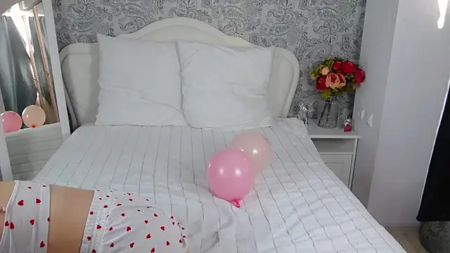 Snapshot of MollyBrams chatting on 09-28-25, 04:07 MollyBrams online show from 09-28-25, 04:07