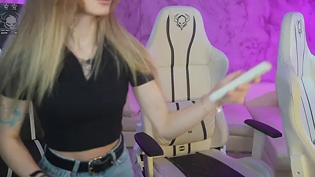 Snapshot of Kisasolo chatting on 03-05-25, 04:02 Kisasolo online show from 03-05-25, 04:02