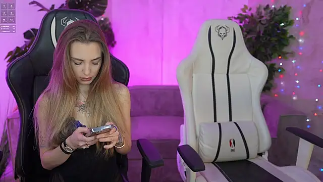 Snapshot of Kisasolo chatting on 03-18-25, 08:15 Kisasolo online show from 03-18-25, 08:15