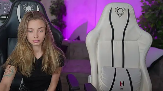 Snapshot of Kisasolo chatting on 09-13-25, 02:50 Kisasolo online show from 09-13-25, 02:50