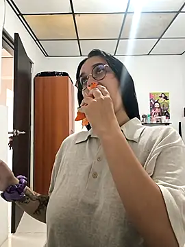 Snapshot of Annya-sweet chatting on 11-10-25, 03:00 Annya-sweet online show from 11-10-25, 03:00