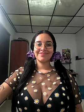 Snapshot of Annya-sweet chatting on 11-28-25, 02:31 Annya-sweet online show from 11-28-25, 02:31