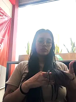 Snapshot of Annya-sweet chatting on 12-04-25, 04:05 Annya-sweet online show from 12-04-25, 04:05