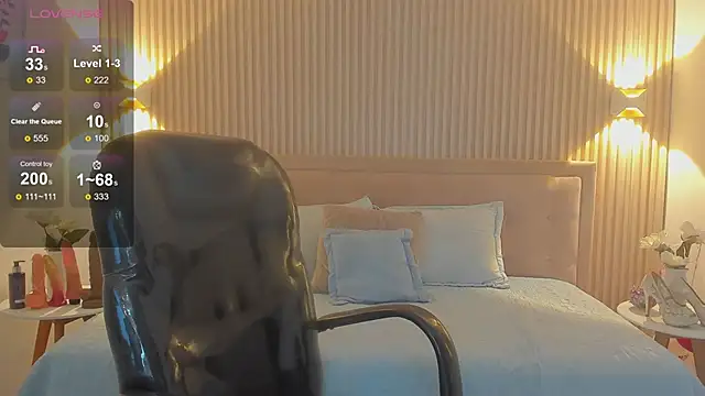 Snapshot of Sooffii_1 chatting on 02-18-25, 02:16 Sooffii 1 online show from 02-18-25, 02:16