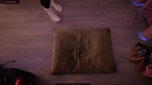 Redhead Shark new online show from 01-18-26, 01:15