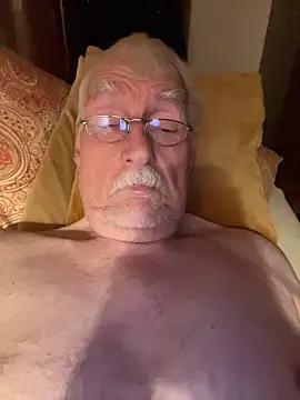 Steffibi1954 online show from 10-29-25, 04:15