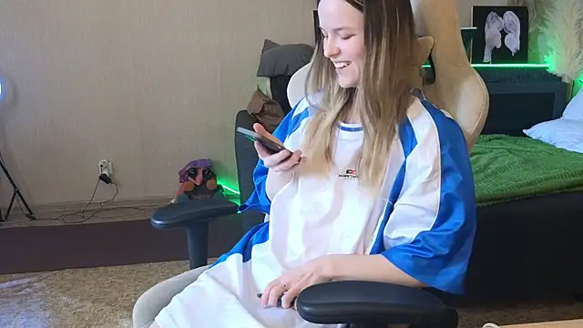 Nate   online show from 04-18-26, 03:32