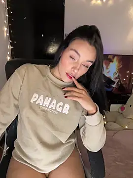 salome polaniiee online show from 02-06-25, 06:18