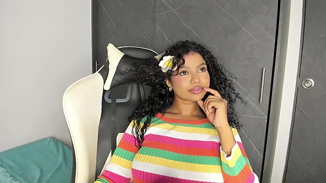 Snapshot of chloe_ebony_ chatting on 01-12-26, 11:43 chloe ebony online show from 01-12-26, 11:43