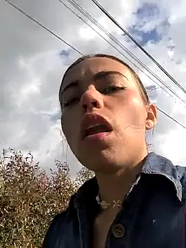 i am nina  online show from 02-18-25, 09:09