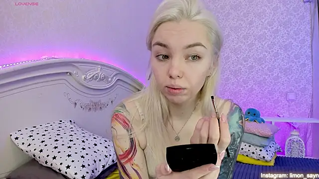 LillyMoure  online show from 02-16-25, 11:59