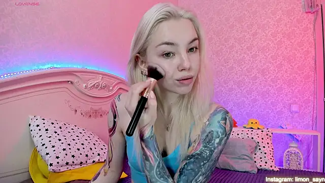 LillyMoure  online show from 02-25-25, 11:44