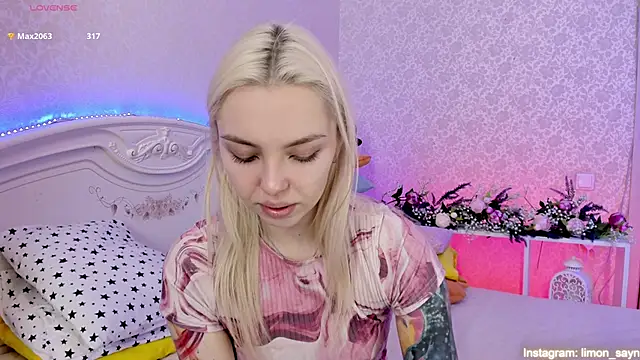 LillyMoure  online show from 03-12-25, 02:52