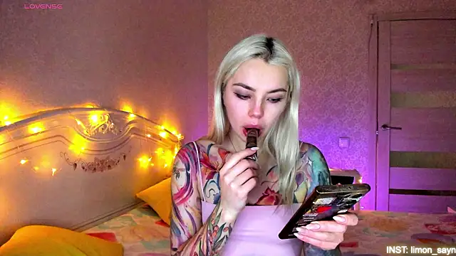 LillyMoure  online show from 03-09-26, 11:31