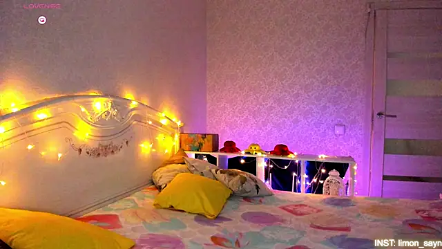 LillyMoure  online show from 03-17-26, 11:08