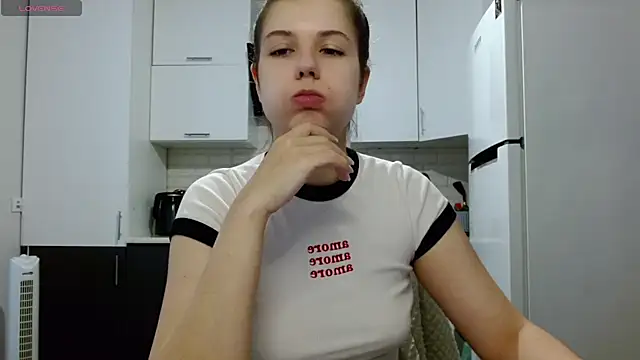 Snapshot of SayMeow_ chatting on 06-30-26, 04:46 SayMeow online show from 06-30-26, 04:46