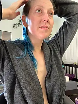 MissCumberdale online show from 01-11-25, 08:21