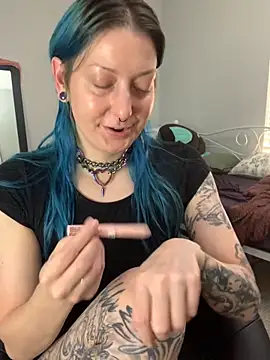 MissCumberdale online show from 09-09-25, 04:06