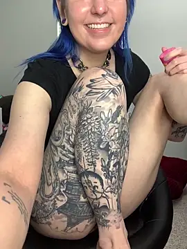 MissCumberdale online show from 10-08-25, 06:27