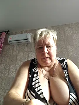 EffectFiona online show from 11-01-25, 04:58