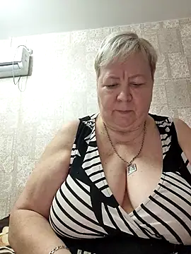 EffectFiona online show from 11-02-25, 01:41