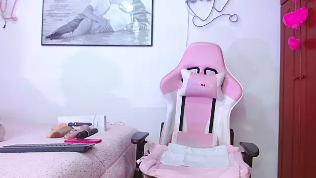 Amelie Rousell online show from 01-18-25, 09:02