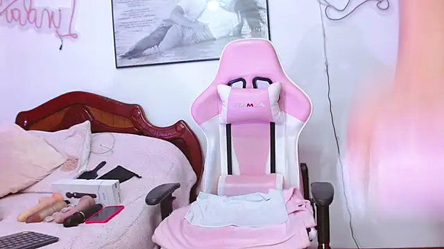 Amelie Rousell online show from 03-13-25, 08:54