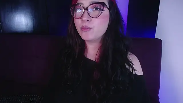 Snapshot of Miss_Loise chatting on 12-29-24, 03:46 Miss Loise online show from 12-29-24, 03:46