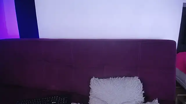 Snapshot of Miss_Loise chatting on 01-07-25, 04:16 Miss Loise online show from 01-07-25, 04:16