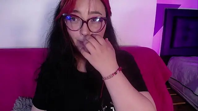 Snapshot of Miss_Loise chatting on 01-21-25, 04:05 Miss Loise online show from 01-21-25, 04:05