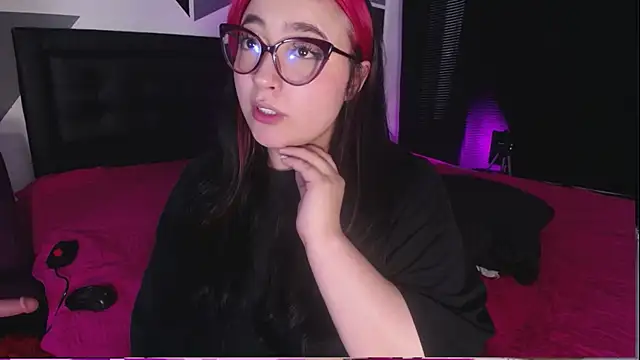 Snapshot of Miss_Loise chatting on 02-13-25, 07:21 Miss Loise online show from 02-13-25, 07:21