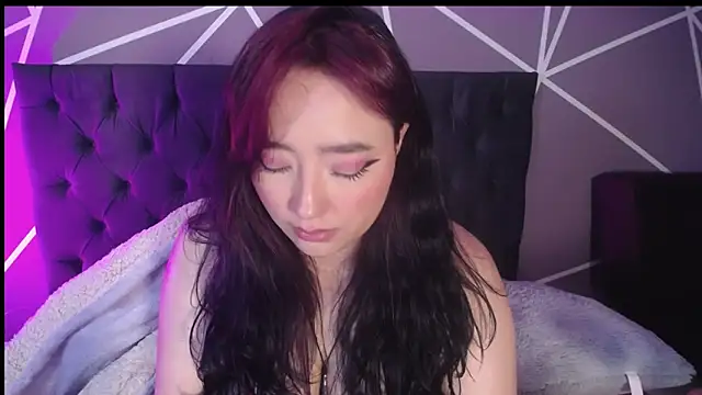 Snapshot of Miss_Loise chatting on 02-17-25, 04:15 Miss Loise online show from 02-17-25, 04:15