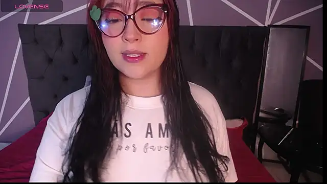 Snapshot of Miss_Loise chatting on 02-20-25, 11:20 Miss Loise online show from 02-20-25, 11:20