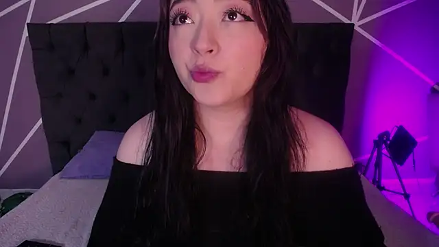 Snapshot of Miss_Loise chatting on 03-19-25, 01:51 Miss Loise online show from 03-19-25, 01:51