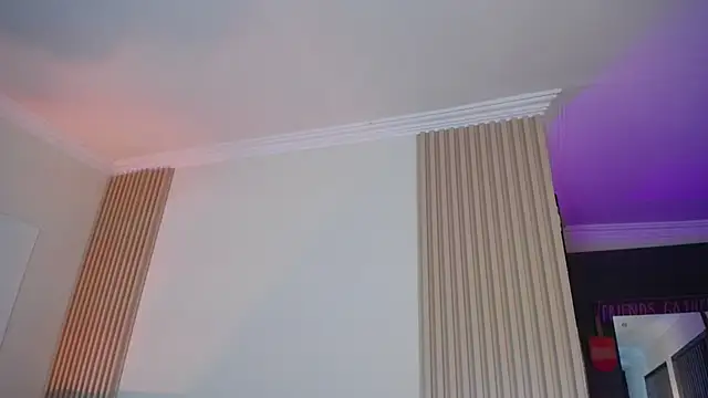 Snapshot of Miss_Loise chatting on 10-22-25, 04:24 Miss Loise online show from 10-22-25, 04:24