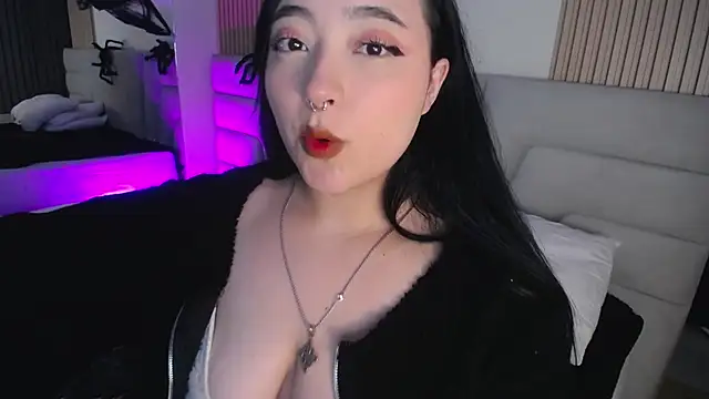 Snapshot of Miss_Loise chatting on 11-03-25, 04:14 Miss Loise online show from 11-03-25, 04:14