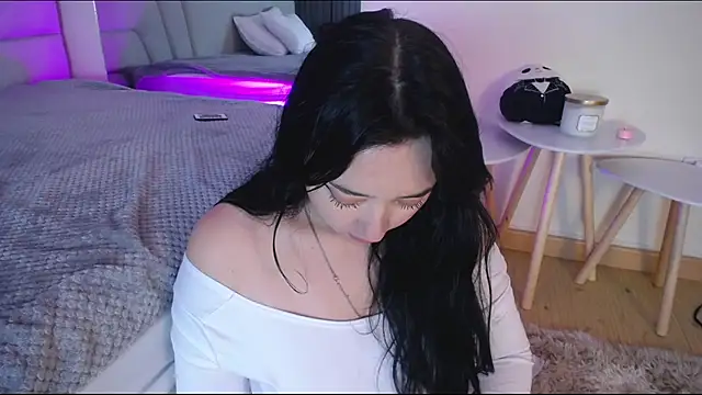 Snapshot of Miss_Loise chatting on 11-22-25, 04:11 Miss Loise online show from 11-22-25, 04:11