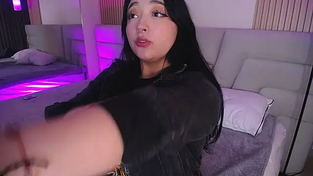 Snapshot of Miss_Loise chatting on 12-03-25, 03:36 Miss Loise online show from 12-03-25, 03:36