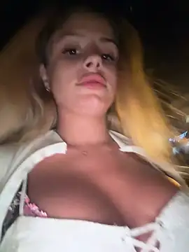 Snapshot of BritneyDimond chatting on 12-20-24, 10:11 BritneyDimond online show from 12-20-24, 10:11