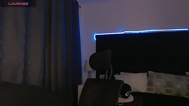 andrewmhilton  online show from 09-20-25, 05:19