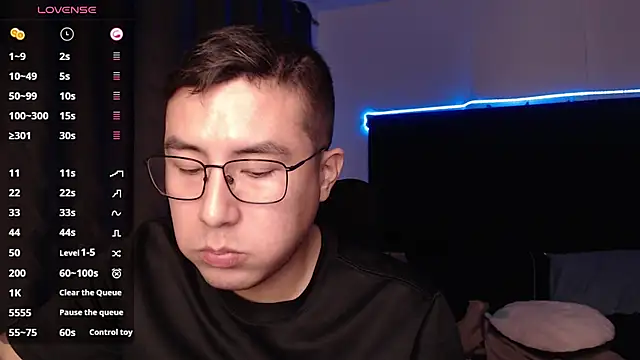 andrewmhilton  online show from 10-11-25, 05:28