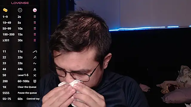 andrewmhilton  online show from 11-08-25, 06:24