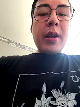 andrewmhilton  online show from 01-07-26, 05:59