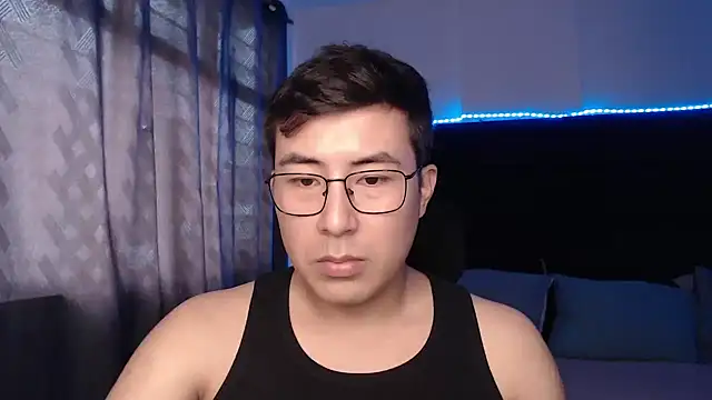 andrewmhilton  online show from 04-07-26, 07:36