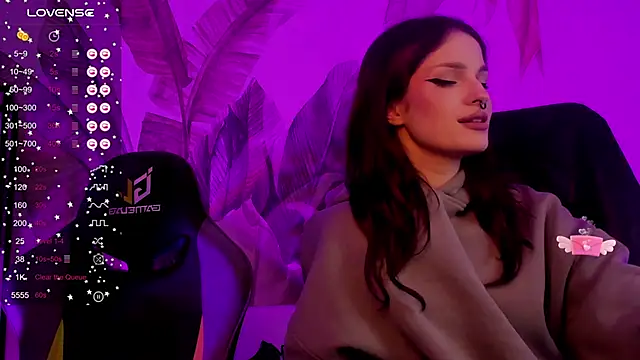 BratzieDarsie online show from 12-17-24, 03:28