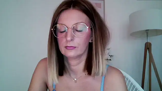 Snapshot of HornyJudith chatting on 10-14-25, 06:14 HornyJudith online show from 10-14-25, 06:14