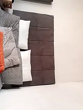 BLACK BOTTOM03 online show from 11-28-25, 10:29